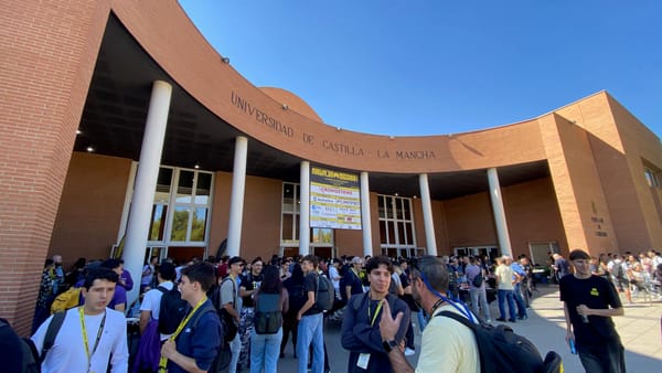 Seguridad en Iridium @ Navaja Negra Security Conference 2025